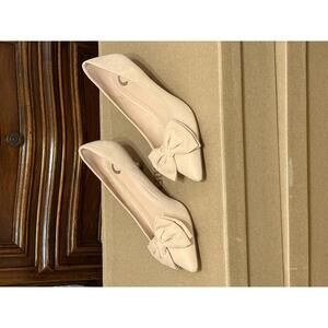 New Journee Bow Kitten Heel Suede Like Shoes